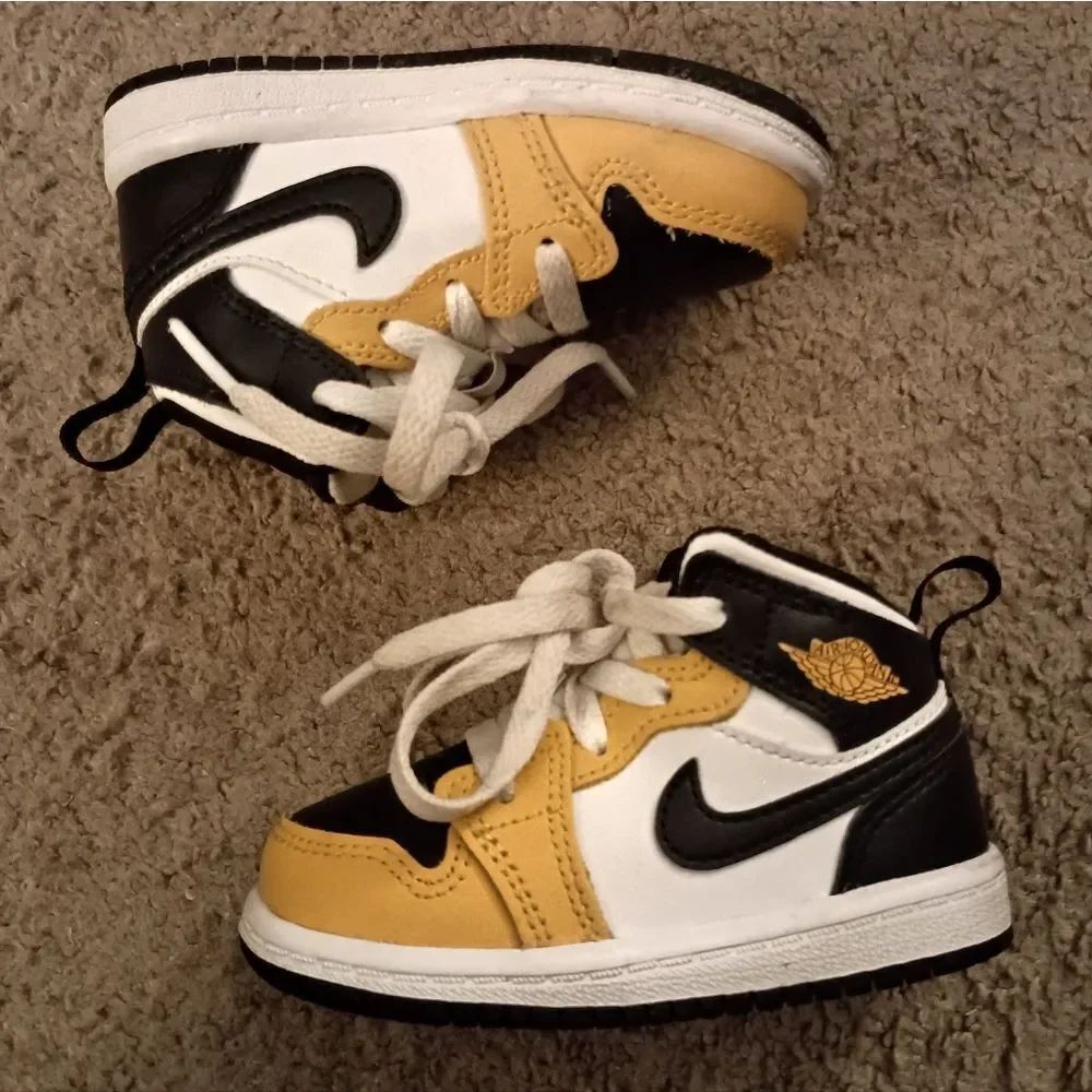 Jordan 1 Retro Mid Yellow Black White DQ8425-701 Toddler Size 5C PRE-OWNED